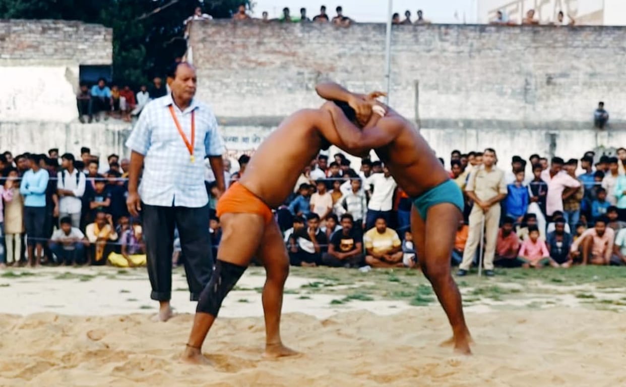 Divyang Jagdish defeated Bhura wrestler of Pilibhit