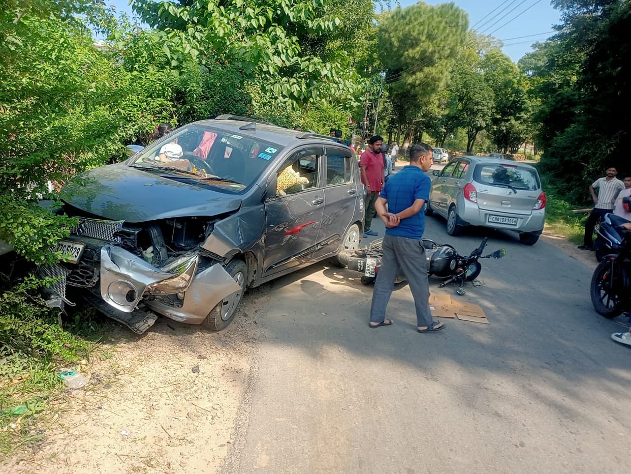 Uncontrolled car hits scooter and bike, two women injured