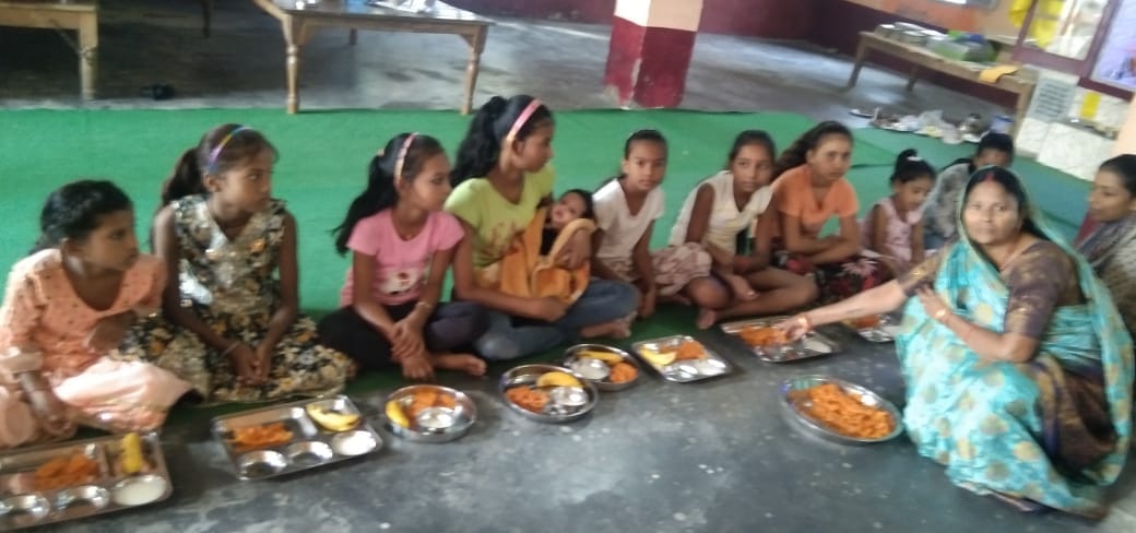 Girls' feast was organized along with Gayatri Yagna in Shaktipeeth