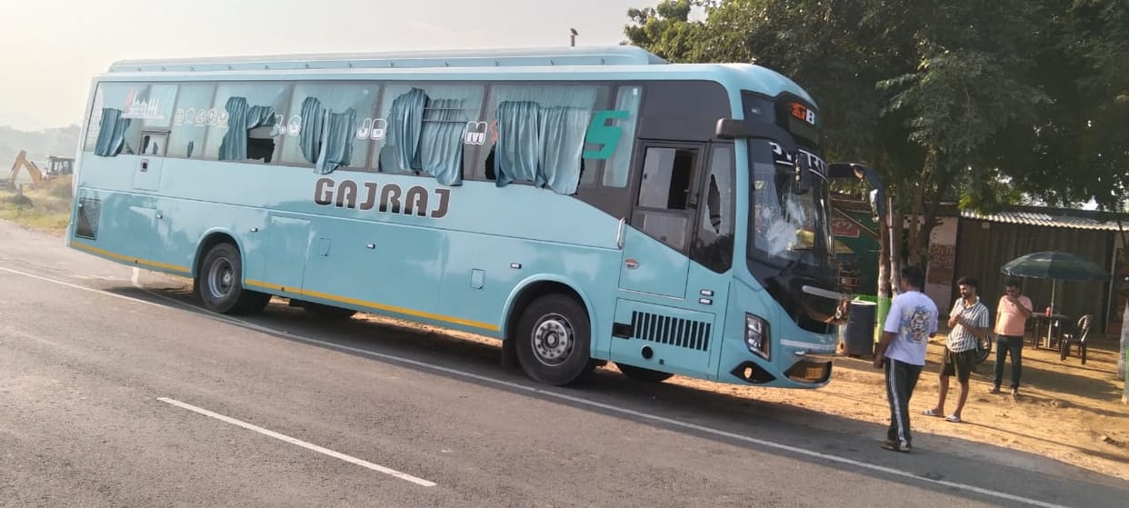 Stopped a bus full of passengers and broke the glass, case registered