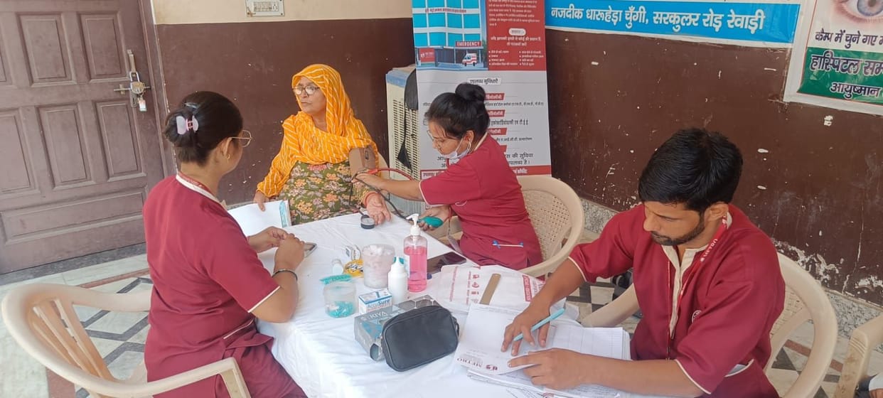 Doctors checked the health of the patients and consulted