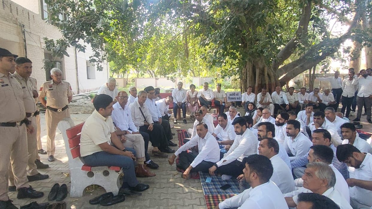 Advocates' strike postponed on DSP's assurance