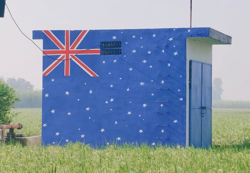 The tube well room was painted in the colors of the Australian flag.