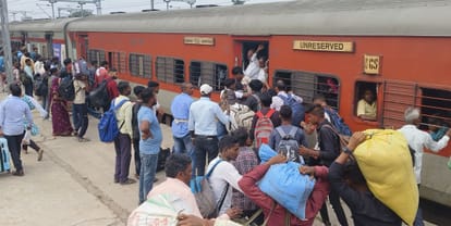 Prayagraj passenger arrived three hours late