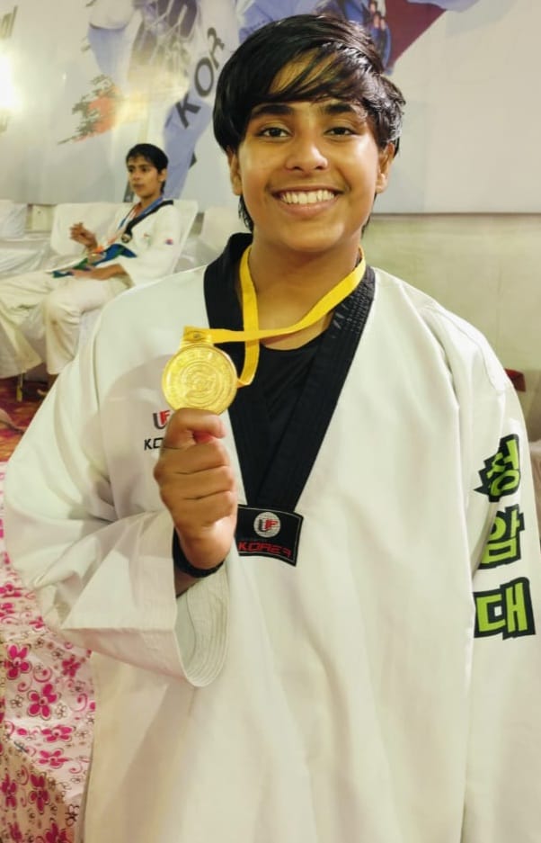 Basti's daughter won the gold medal and hoisted the flag