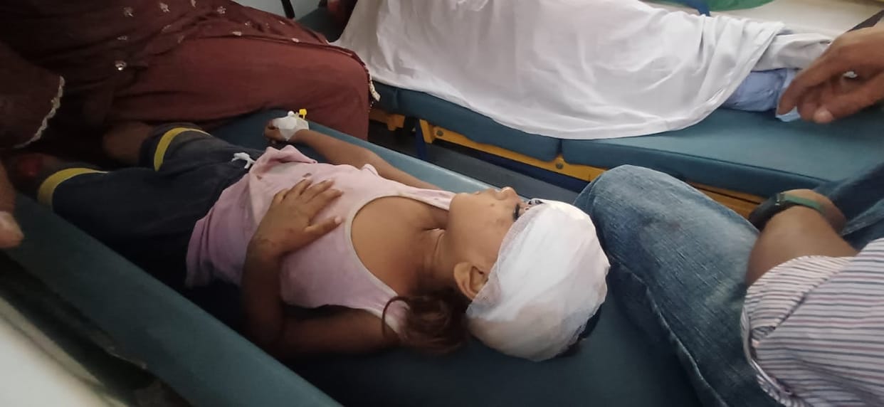Pregnant woman and child injured in accident, referred to PGI
