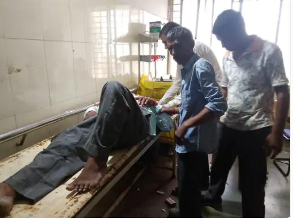 सड़क हादसा में पत्नी की मौत पति घायल।