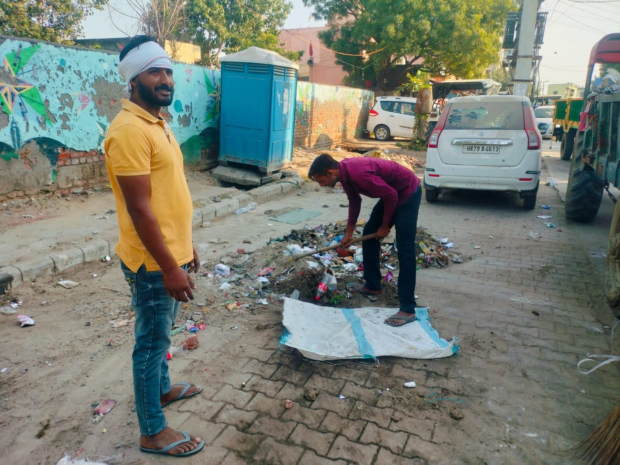 If you spread garbage, you will be fined two thousand, if you encroachment, your goods will be confiscated.