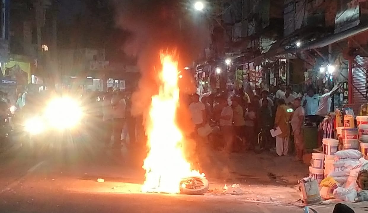 There was chaos due to fire in a moving bike near Ambedkar Chowk.