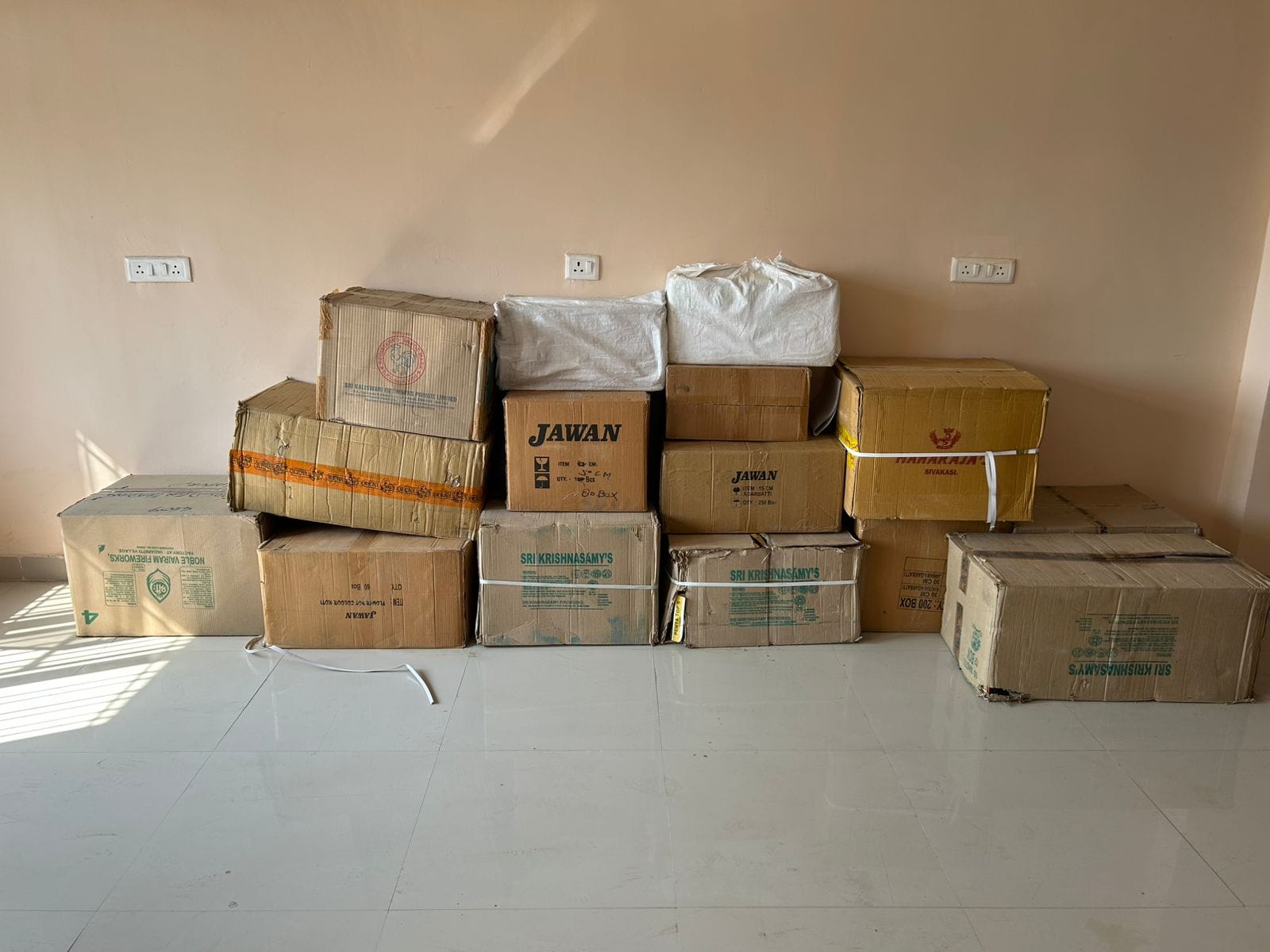 Meerut News: Crackers Sold Without Licenses? Police Seize Illegal Fireworks Worth ₹10 Lakh, Arrest Another Acc