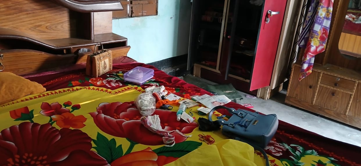Theft worth lakhs from five houses in a single night