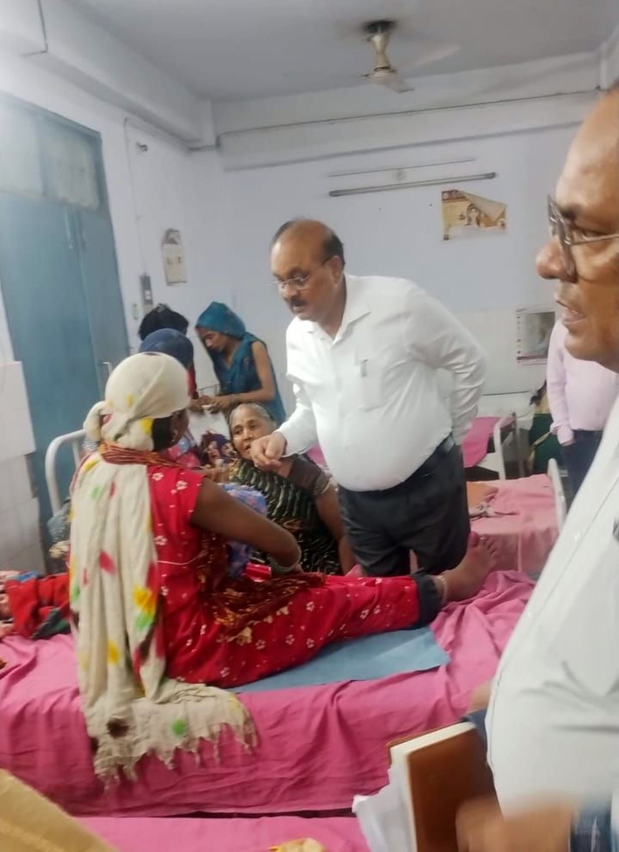 Emergency found closed, salary of three including doctor stopped