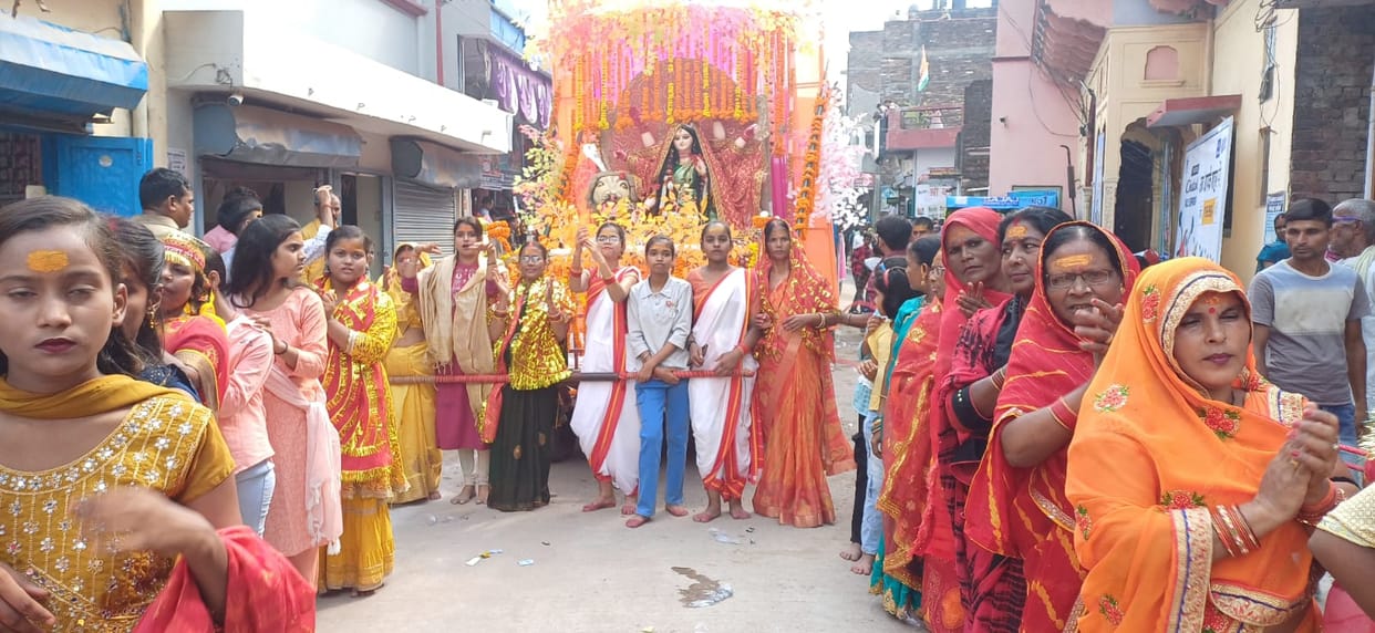 Women pulled the palanquin of Maa Durga