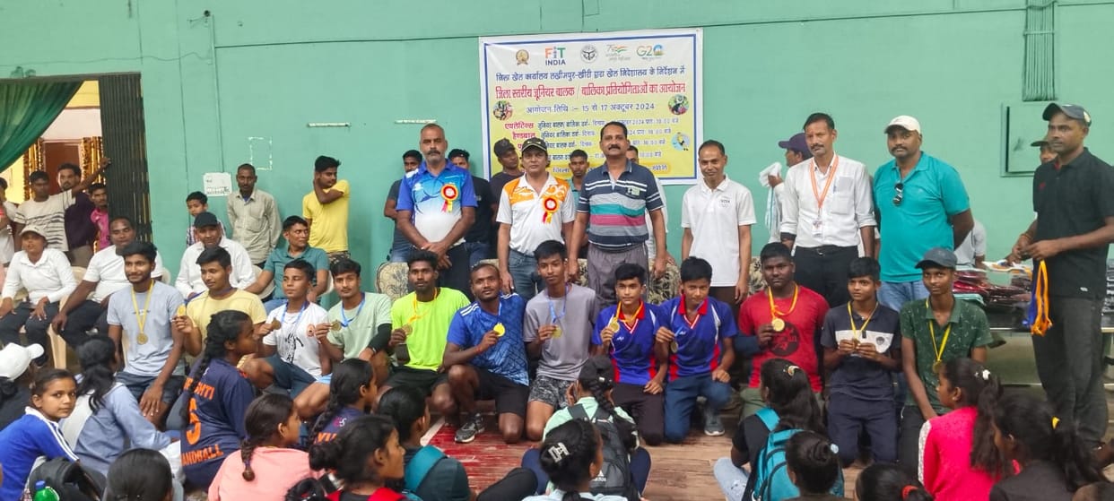 Arya Kanya winner in handball, Pandit Deen Dayal runner-up