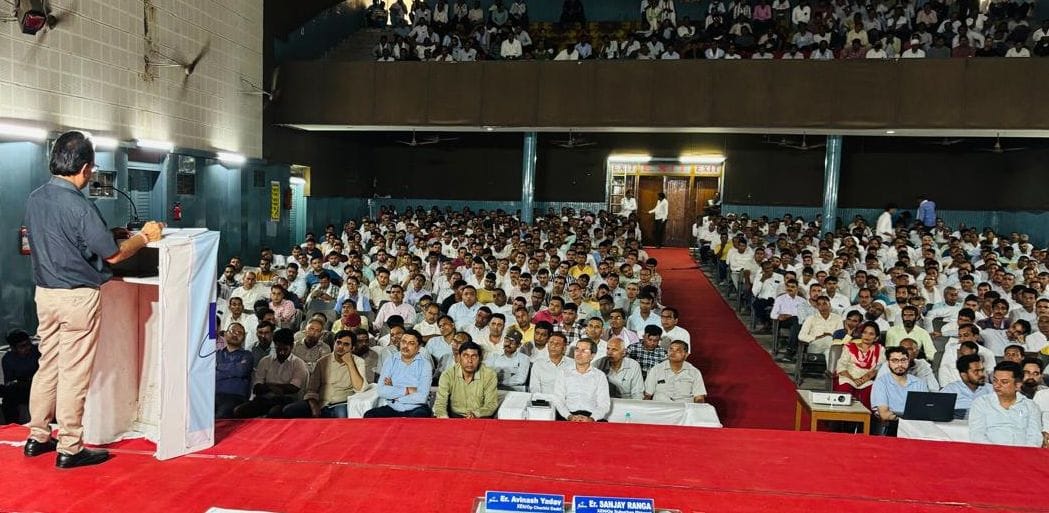 Workshop for corporation officers and employees on electrical safety and operational efficiency