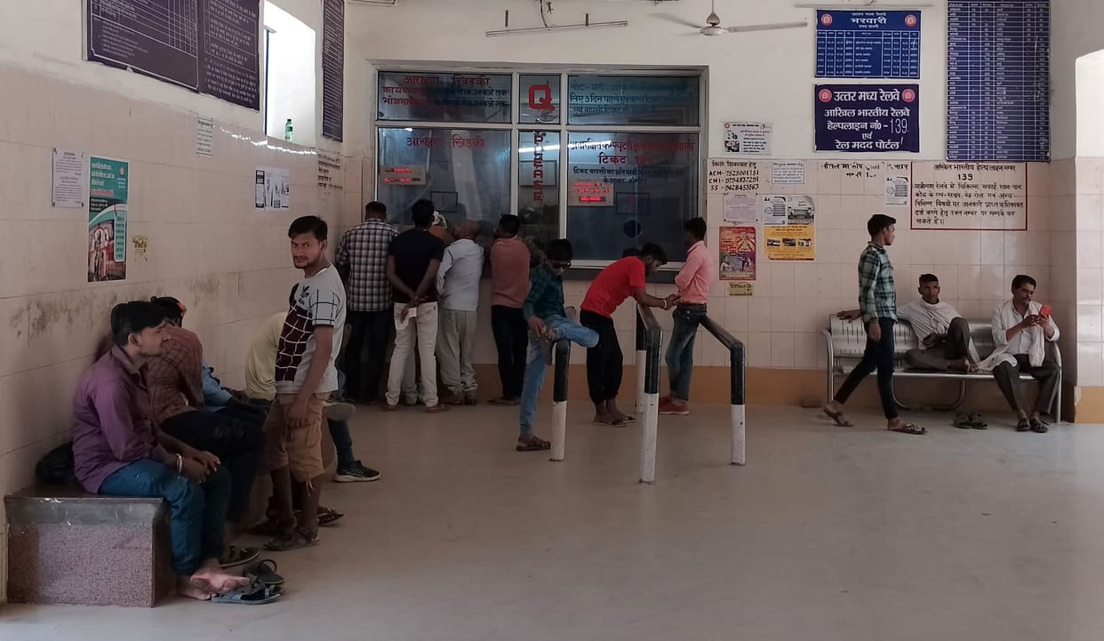 Queue for Tatkal ticket has been forming since night,