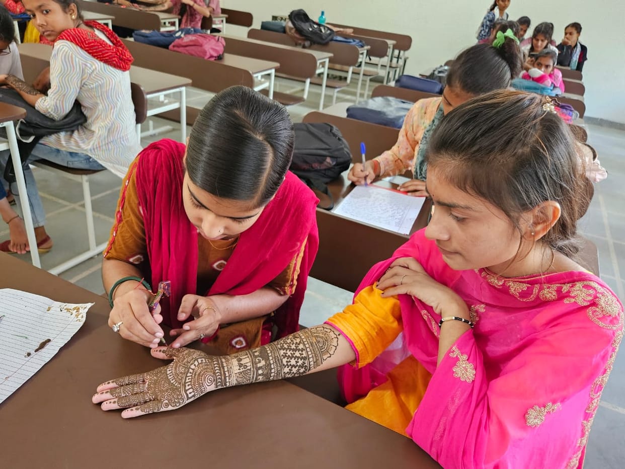 Shivani first in mehndi competition