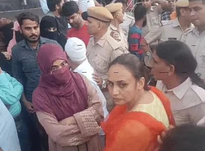 Jhunjhunu News : सारे हथकंडे लगाने के बाद भी नहीं रुका नगर परिषद आयुक्त का तबादला, हेकड़ी भूलकर पहुंचीं केकड़ी Jhunjhunu: Even after using all the tricks, the transfer of the Municipal Council Commissioner was not stopped