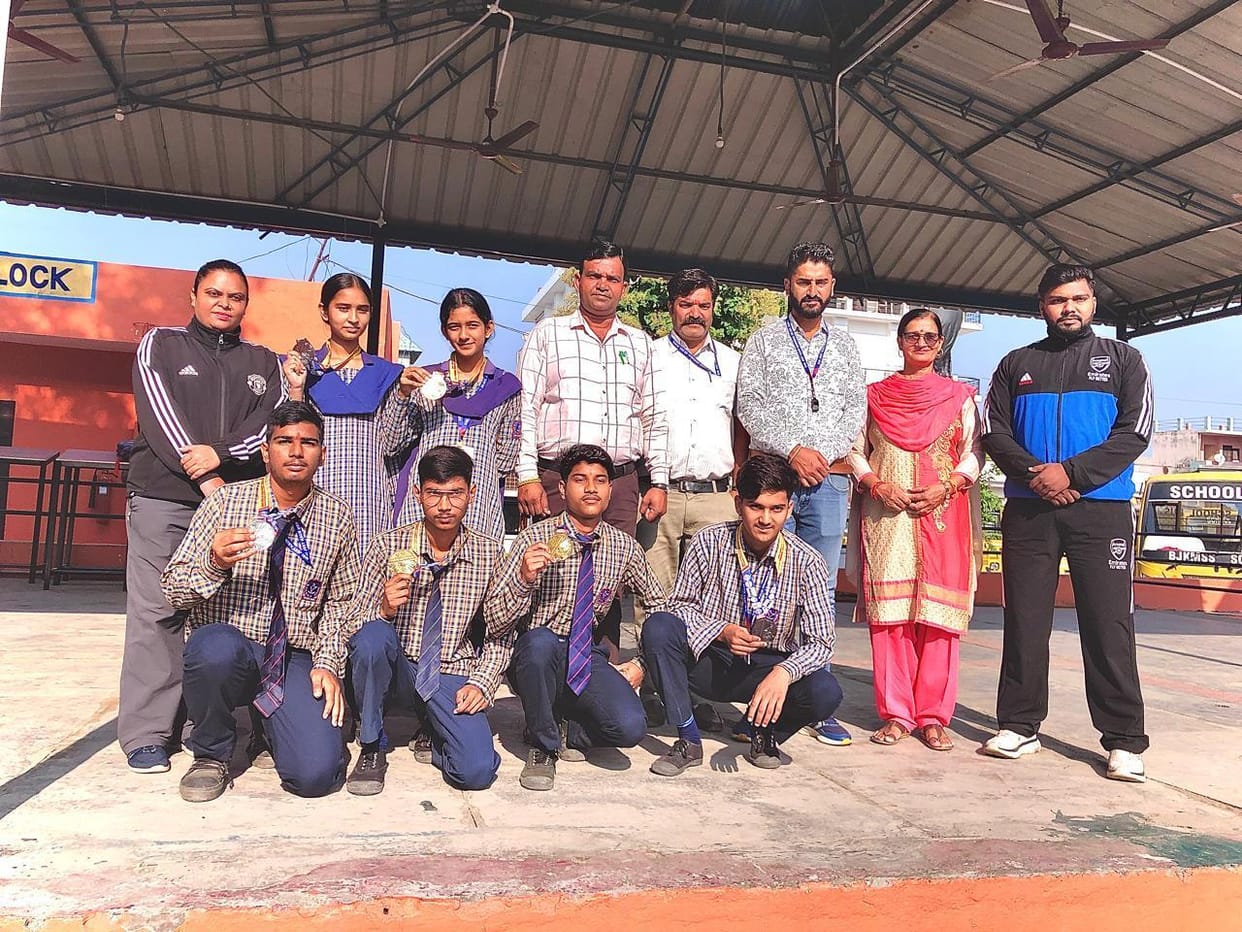 bibi jeet kaur school girls and boys team best performance in karate