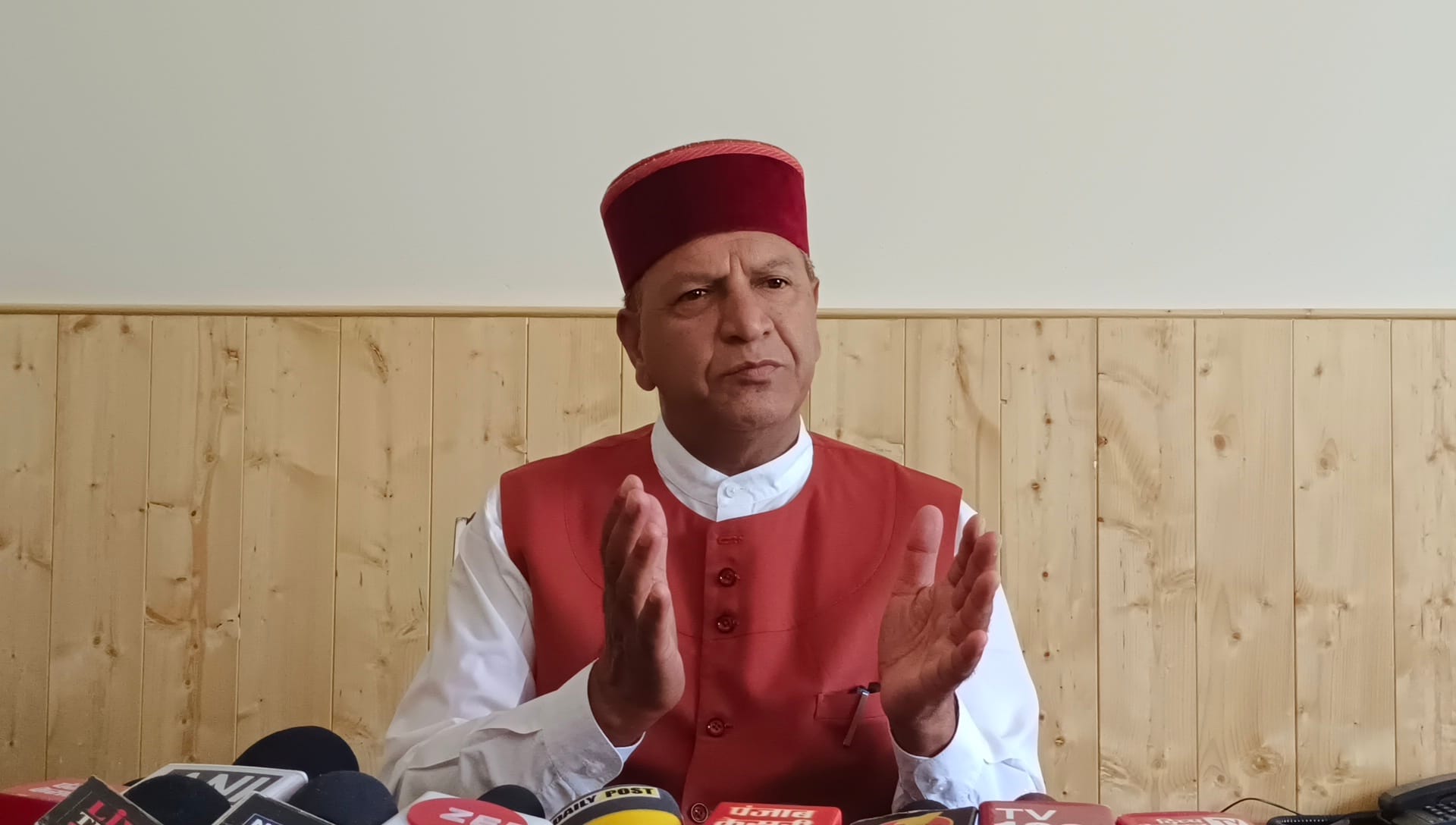 Rajeev Bindal said Sukhu government is benefiting private schools by closing government schools