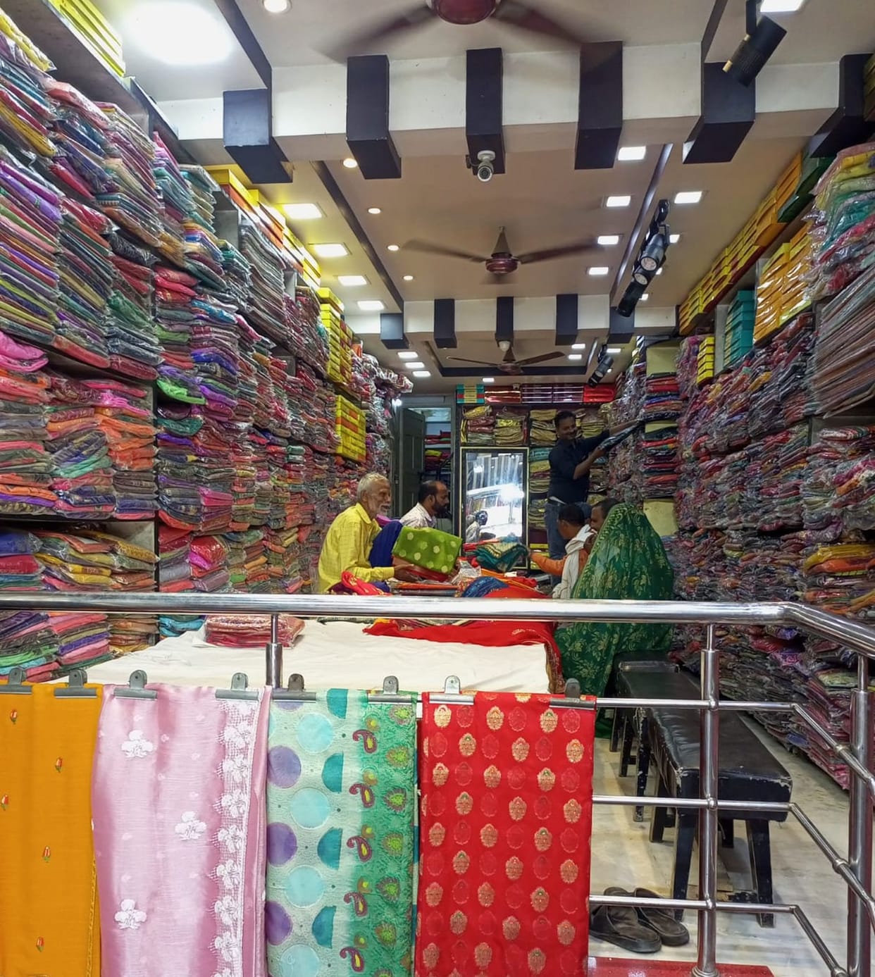 Karva Chauth: Organza and Jimmy Choo sarees become women's favorite.