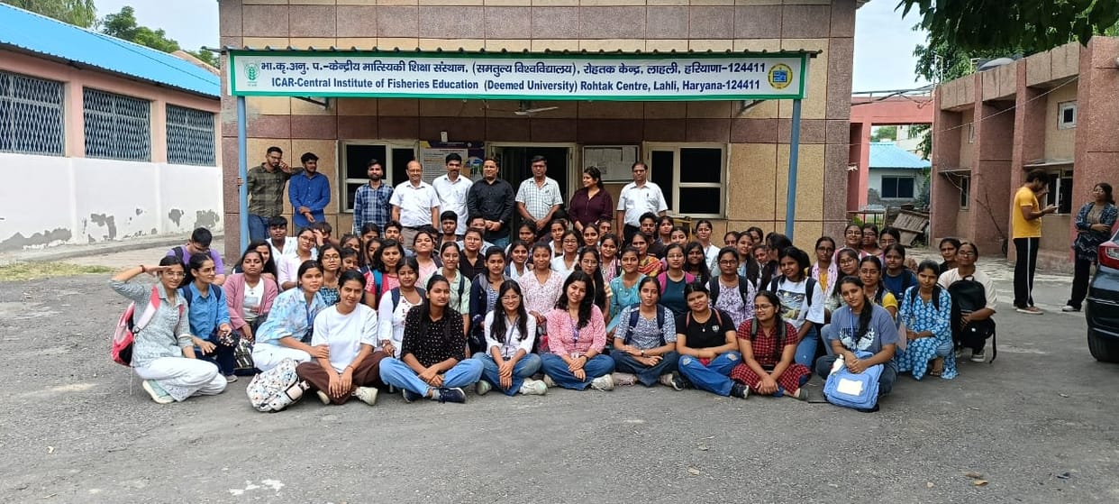 Students took educational trip to ICAR-CIFE