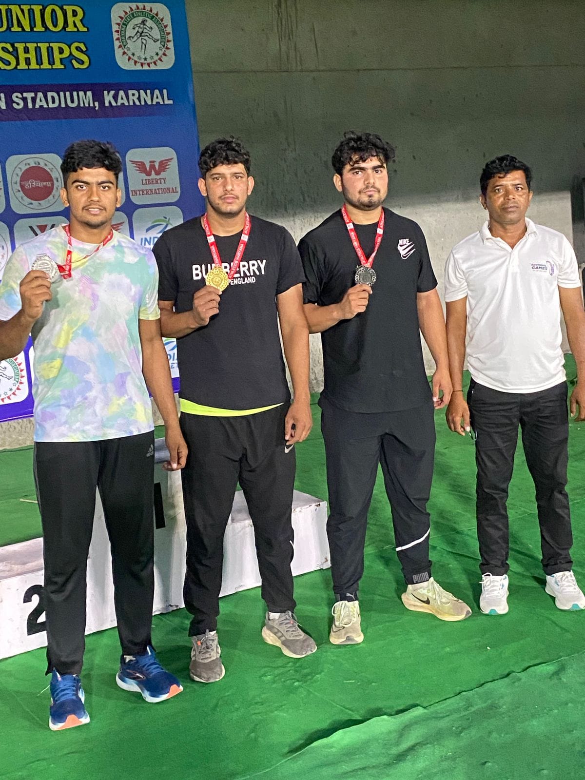 Players of the district hoisted the flag in Karnal