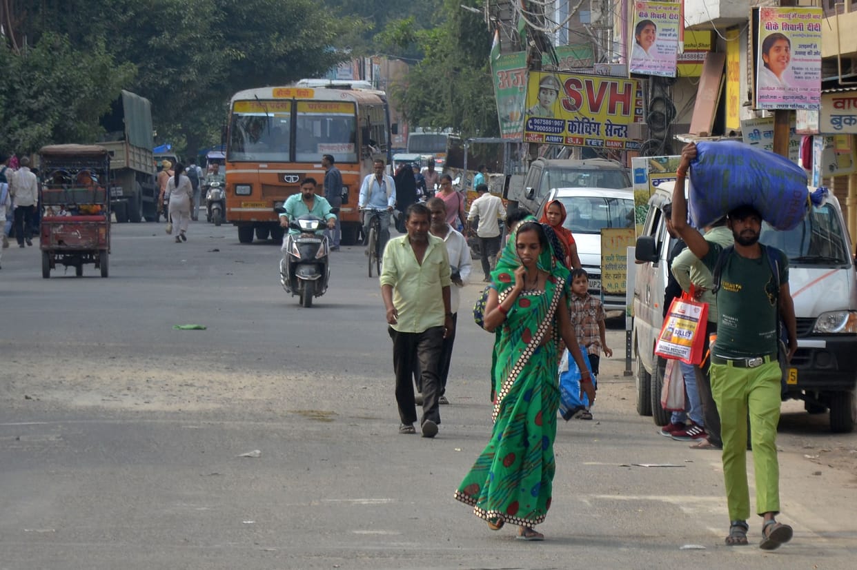 ARTO office reached to surrender 200 buses, traffic system disrupted