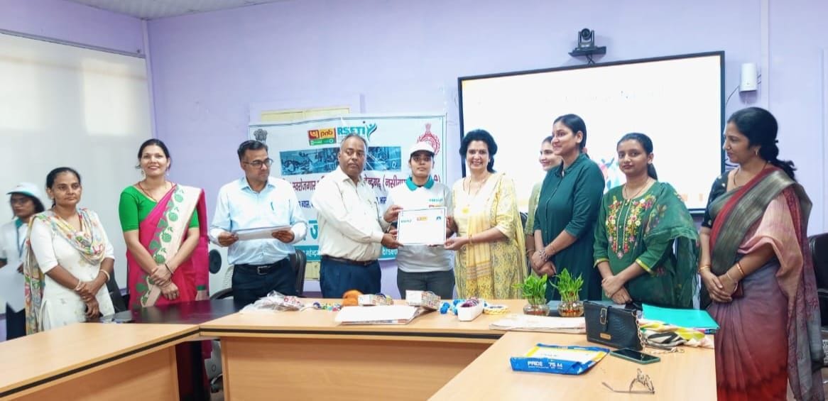 Conclusion of weekly workshop of handmade jewelery design