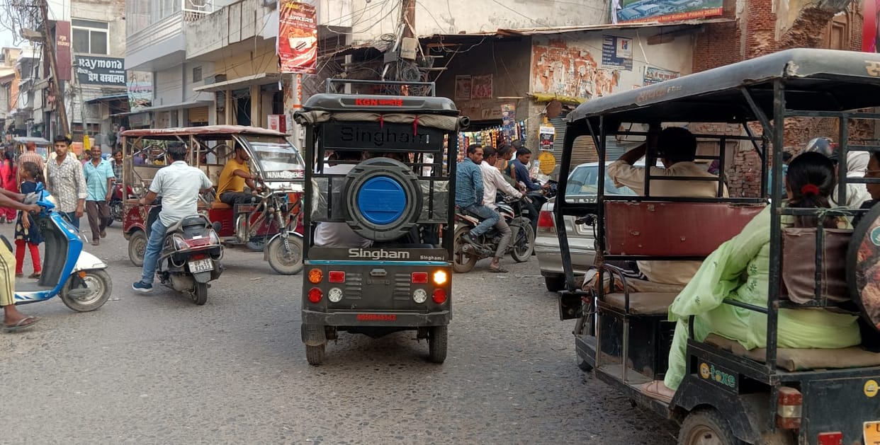 E-rickshaws are not operating on the designated routes, causing traffic jams