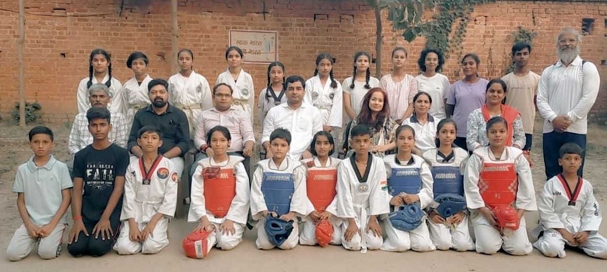 The team left for the state level Taekwondo competition
