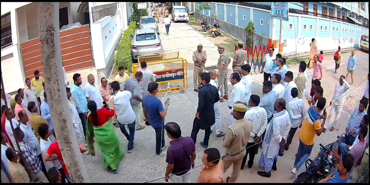Another video goes viral, problems increase for Pushpa and Awadhesh