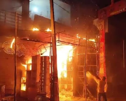 Fire breaks out in readymade clothes shop in Gandhi Chowk