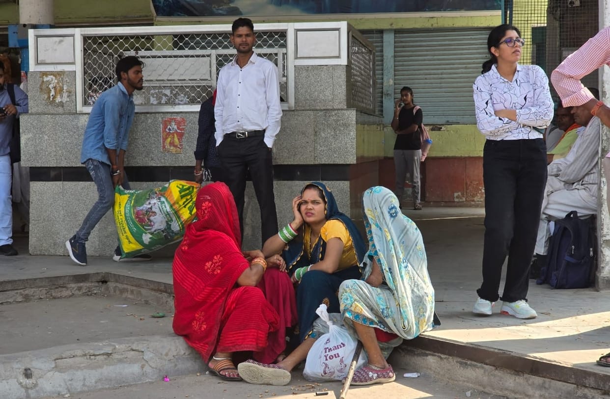 98 buses went to the swearing in ceremony of the government, passengers kept wandering to reach their destination