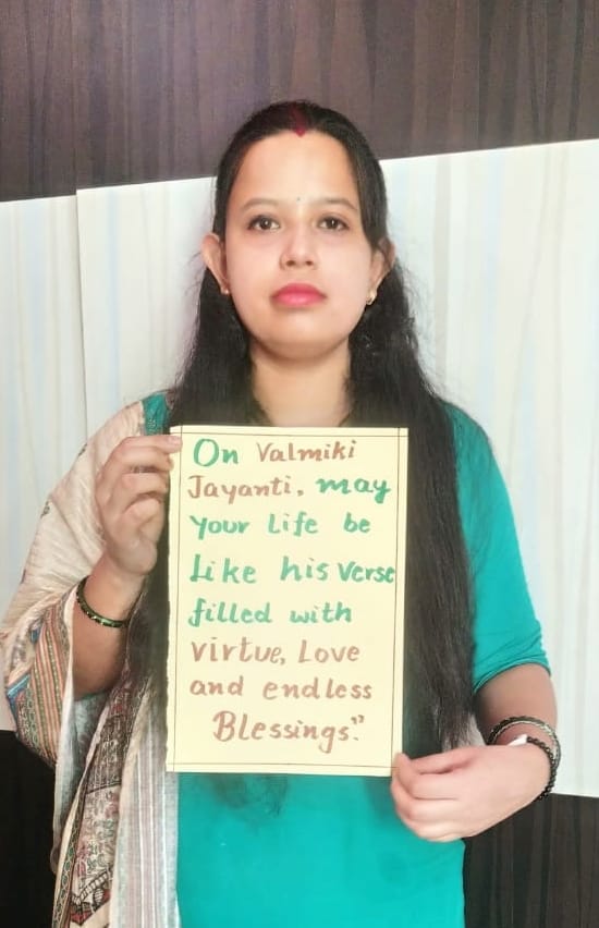 Volunteers paid tribute by making posters and slogans