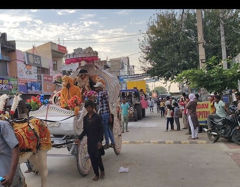 Valmiki Samaj took out a tableau in Mandi Ateli