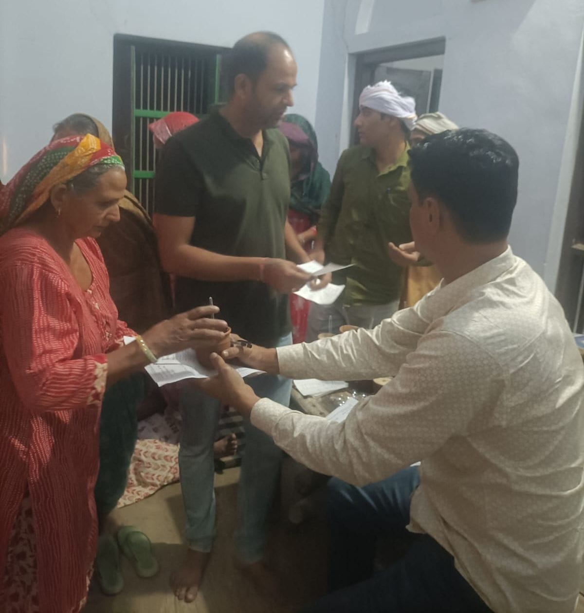 Kheer distributed at various places on Sharad Purnima