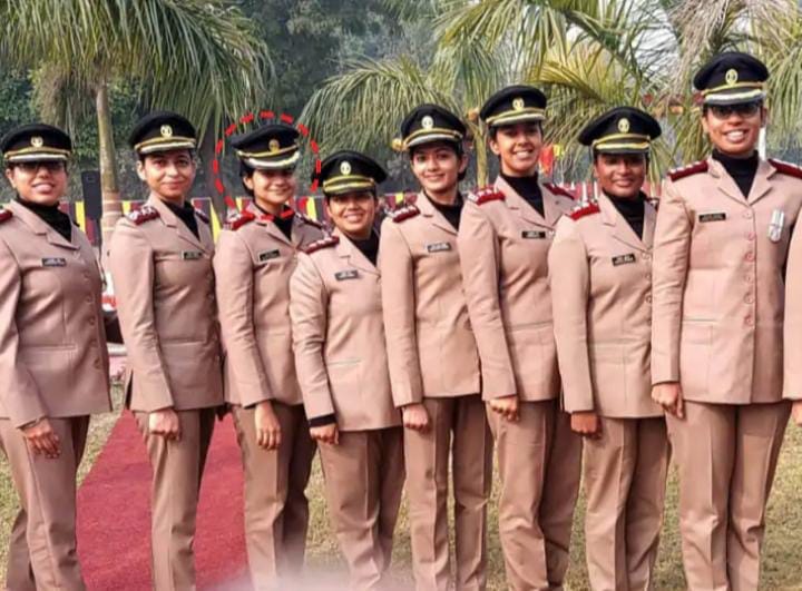 Captain Renu Tanwar Last rites performed in ancestral village Tiranga Yatra taken father saluted while crying