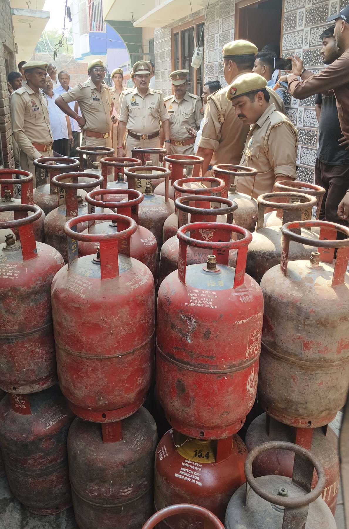 52 cylinders recovered from the house of a gas refilling shopkeeper in Puwayan
