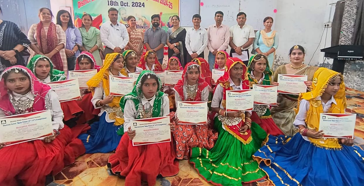 Children spread colors of talent in district level art festival competition
