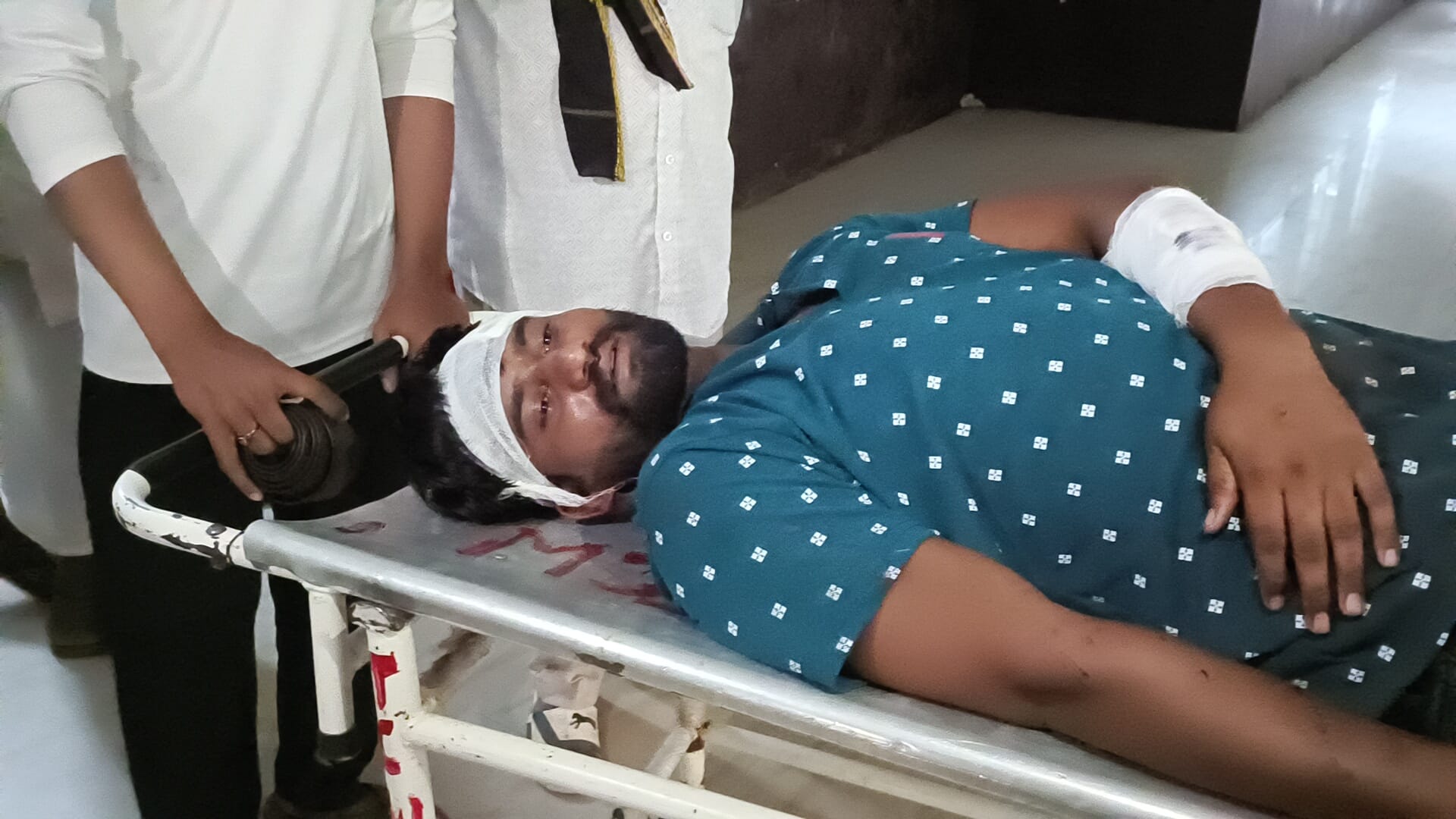 Khandwa UP youth being killed in Khandwa after asking his name during investigation youth narrated his ordeal