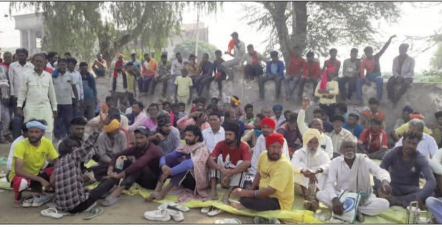 Mandi workers sat on strike again in Kalanwali, said - not getting full wages