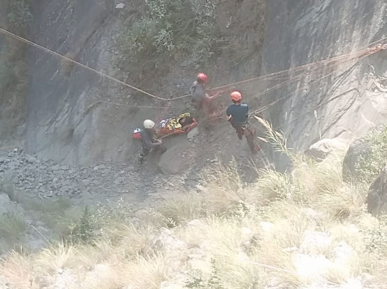 Foreign tourist falls into Ravi, narrowly escapes life, bike missing