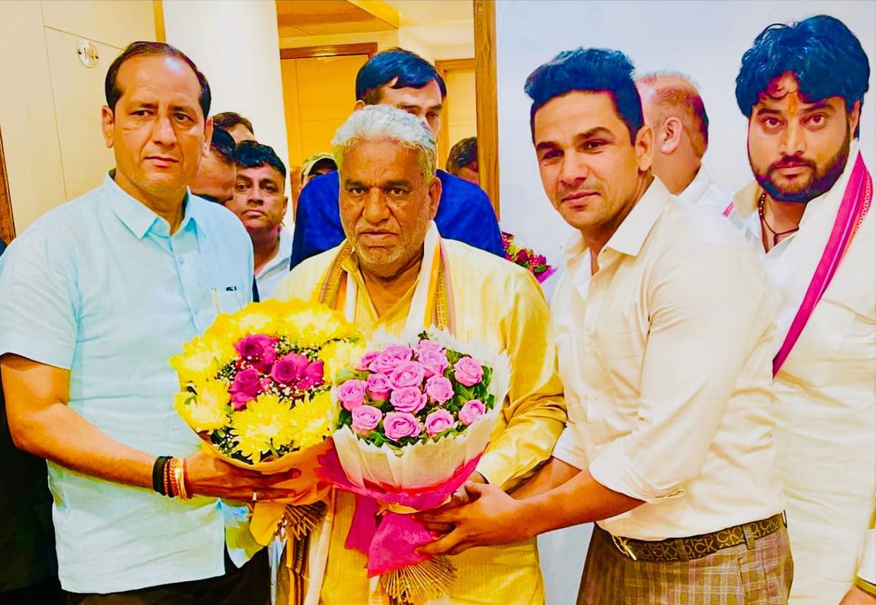 People of Prajapati community met the cabinet minister