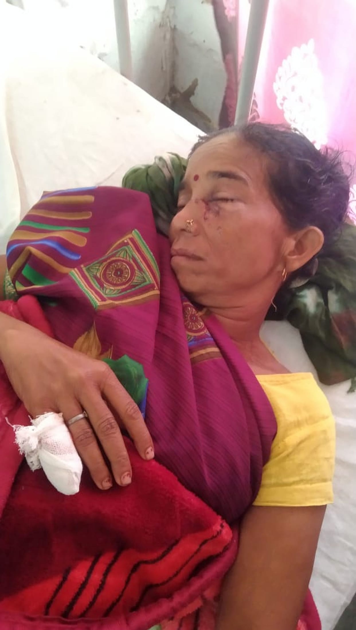 Four people including innocent injured in jackal attack in Alapur