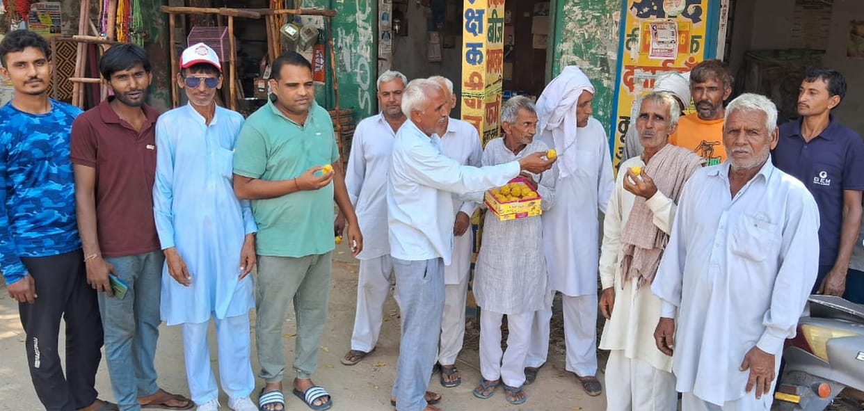 Sweets distributed on Shruti Chaudhary becoming a cabinet minister