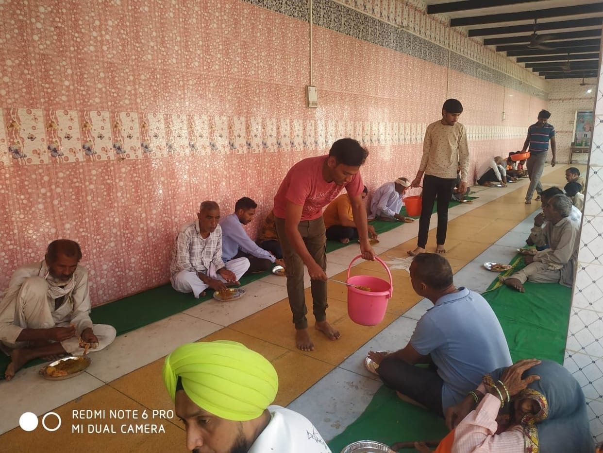 Bhandara organized on the death anniversary of Lord Nath and Nomi Nath
