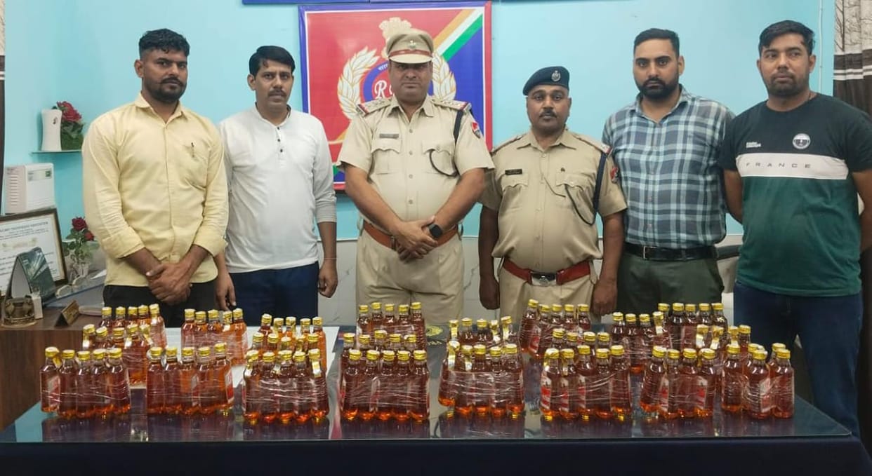 Sirohi News: Illegal liquor hidden in the ceiling of train toilets, RPF confiscated it and fulfilled its duty
