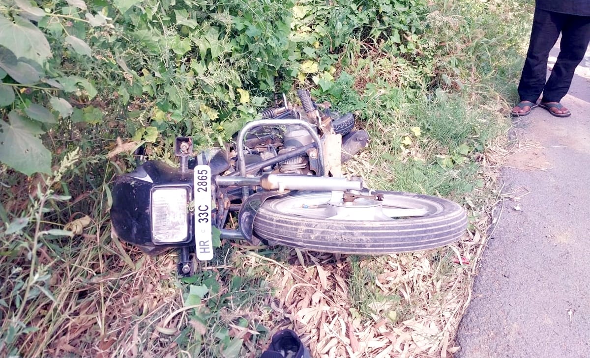Dumper hits bike, elderly man dies