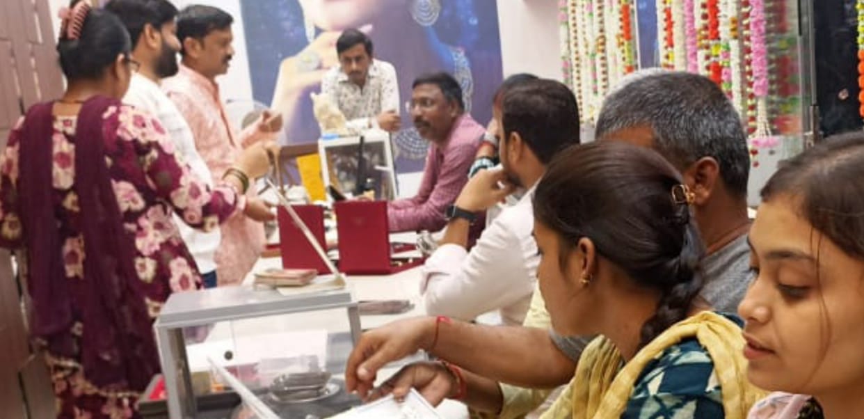 City market celebrated on Karva Chauth